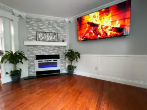 King Bed Suite retreat W/ indoor fireplace/Arcade - Image 2