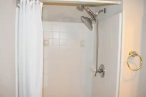 Cozy Buckhead Home - Image 3