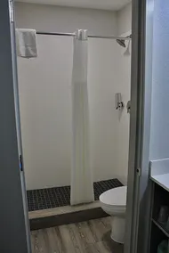 Hummingbird Hotel - Image 3