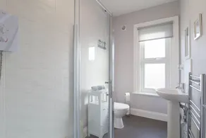Kenmare Cottage -  a house that sleeps 7 guests  in 3 bedrooms - Image 2