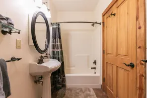 Condo w/ Beautiful Mountain View. Steps from Ski/Trails. Donner Lake. EV outlet - Image 5