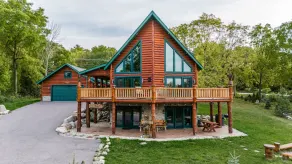 Brand New Cabin For Getaway Vacation - 1 Mile From Devil's Lake And Close Dells - Image 5