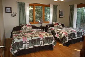 Sandy beach, quiet lake, great fishing & beautiful sunsets w/2 kayaks & gameroom - Image 2