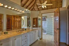 4br Beachfront Villa WiFi/Pool/Housekeeper/Cook - Image 2