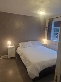2 bed sleeps 4/5 people! Garden excellent to the city 20 mins direct - Image 3
