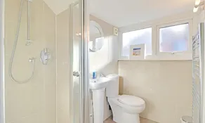 Brunswick Fab Pad - 2 Bedroom 2 Bathroom Garden View Balcony - Image 3