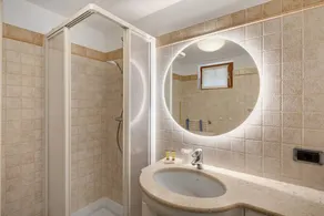 Chalet Elegance - Image 5