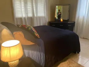 uncle’s oscar house - Image 2