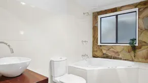 COPACABANA TRANQUIL ESCAPE | Views, pet friendly on request | Accom Holidays - Image 2