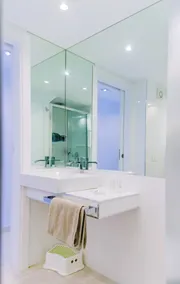 Extra luxury beachfront apartment with 2 bedrooms. heated swimming pool - Image 2