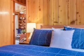 Tallkabin \"Pine Cabin\" - Mid-Century Pine Cabin under 2 timer fra Minneapolis. - Image 5