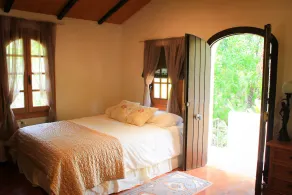 Large idyllic country finca in the heart of the Coin countryside with waterfall. - Image 3