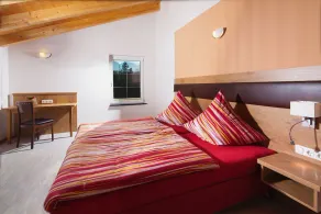 Watzmann, 2-4 pess., 120 m², 2 quartos, sala de estar, kitchenette, casa de banho, duche e WC, varanda - Image 3