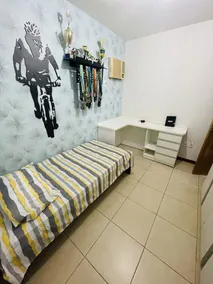 Great 2 Bedroom Apartment - Excellent Location - Image 3