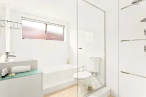 Stylish & Spacious 2BR Stay with Balcony Near Macquarie Centre - Image 3