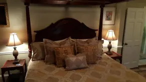 Garfield Guest House - Stonyman Suite - Image 3