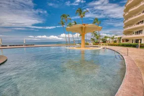 Beautiful 3BR BeachFront Condo - Image 5
