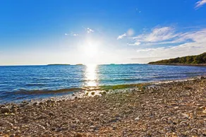 Pet friendly, all rooms air conditioned, only 3km from the beach - Image 4