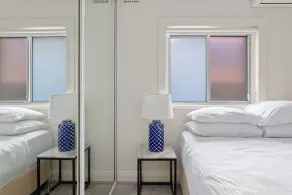 2-Bed Apartment Near Manly Beach - Image 3