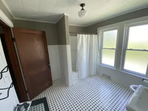 1930s Farmhouse Stay on 2 Acres - Image 3