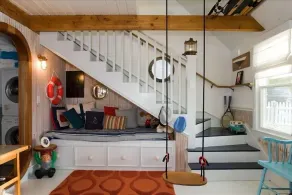 “The Beach House” Peaks Island Oceanfront Cottage - Image 2