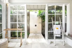 Deluxe 2 Bedroom Villa in Seminyak - Image 2