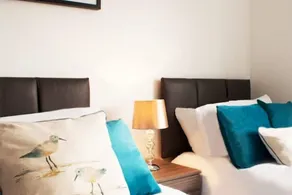 King BED W/Garden. Perfect Location. Free Parking - Image 4