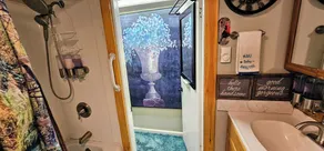 Newly Updated Cozy Home ~ Located Downtown, UVM, Hospital Includes 8 Bikes! - Image 5