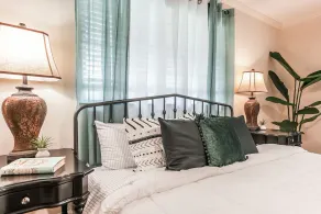 Five Oaks Farmhouse ~ Charming Country Cottage - Image 5