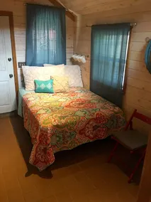 Rødt lille hus i bjergene - vandfald, jacuzzi og fantastisk gård udsigt - Image 2