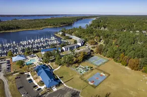 Beautiful New 1 Bedroom Condo - Image 5