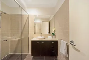 ELITE HOLIDAY HOMES - FLAMINGO KEY À BROADBEACH FANTASTIC VALUE - Image 3
