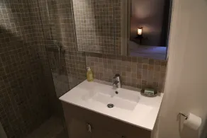 Charmigt, rymligt och bekvämt hus på enastående egendom - Image 3