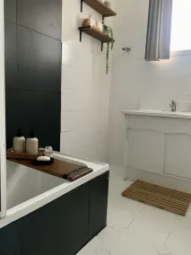 Cosy lakeside Family+Pet friendly 3 BR HolidayHOME - Image 3