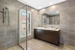 Nestled between Tyrone foreshore and No16 beach with pool (sleeps 10) - Image 2