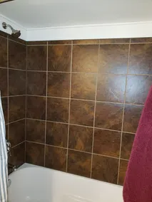Cabine confortable sur la rive de Bear Creek avec un bain à remous pour se détendre! - Image 5