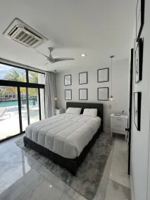 Waterfront luxury villa in Freeport Bahamas  - Image 5