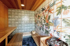 Palazzo Hudson Luxury Pool Hot Tub and Sauna - Image 2