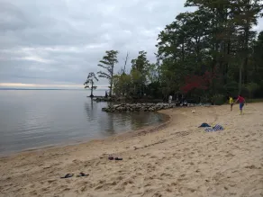 Walk to beaches, large beautiful 2bdrm two bath, \"Kingsmill on the James\" - Image 3