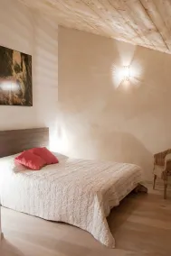 Appartement accessible aux personnes à mobilité réduite au rez-de-chaussée d'une ancienne maison de campagne - Image 4