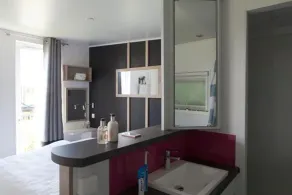 Strand49 Beach Bungalow with 2 bathrooms and modern decor - Image 2