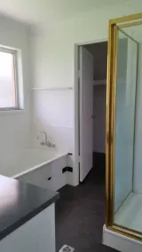 Logan Hospital Dreamworld. Tamborine.   upmarket area 3 bed furnished, ask pets. - Image 2