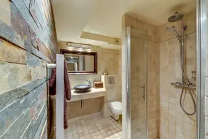 Beautiful and warm cottage in Val d’isère - Image 3
