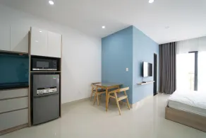 Bright Studio with balcony near Dragon Bridge - Image 5