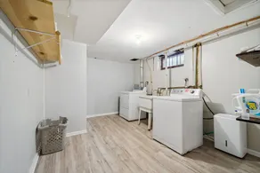 Flyer's Find, remodeled and clean - Image 3