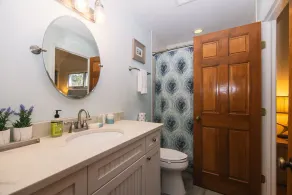 907 Shelter Cove-Beautiful Dog Friendly Cottage on Lagoon; Gated Community; Screened Porch - Image 4