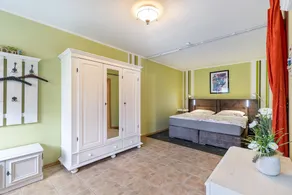 Holiday Home 'Ferienhaus 75 Qm, 1 Schlafzimmer' with Private Terrace, Shared Garden and Wi-Fi - Image 5
