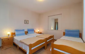 1 Bedroom Lovely Apartment In Splitska - Image 4
