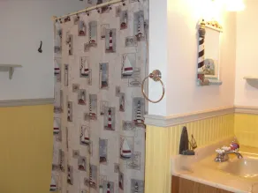 Familievenligt hus på Lake Ontario - Image 2