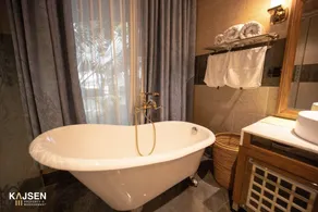 Tropical backyard & Luxury wooden villa, 5 min to local night market, 10 to Mall - Image 3